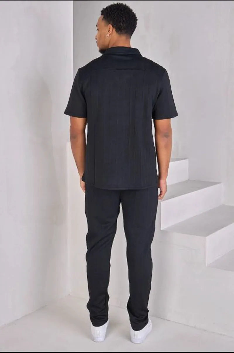 Two-piece set: black shirt + joggers