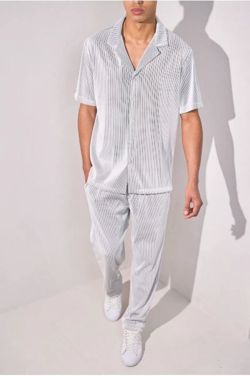 Pleated two-piece set: white shirt + trousers