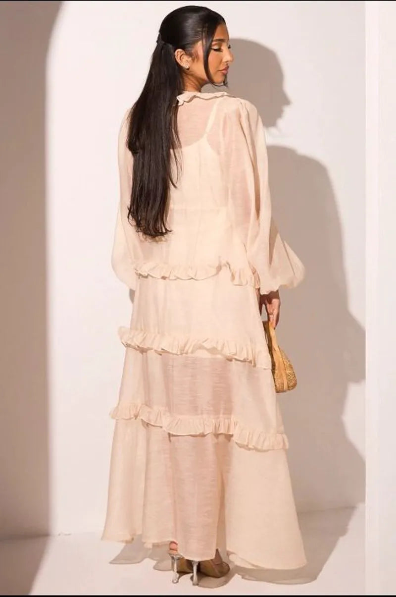 Robe beige + voilage manche longue