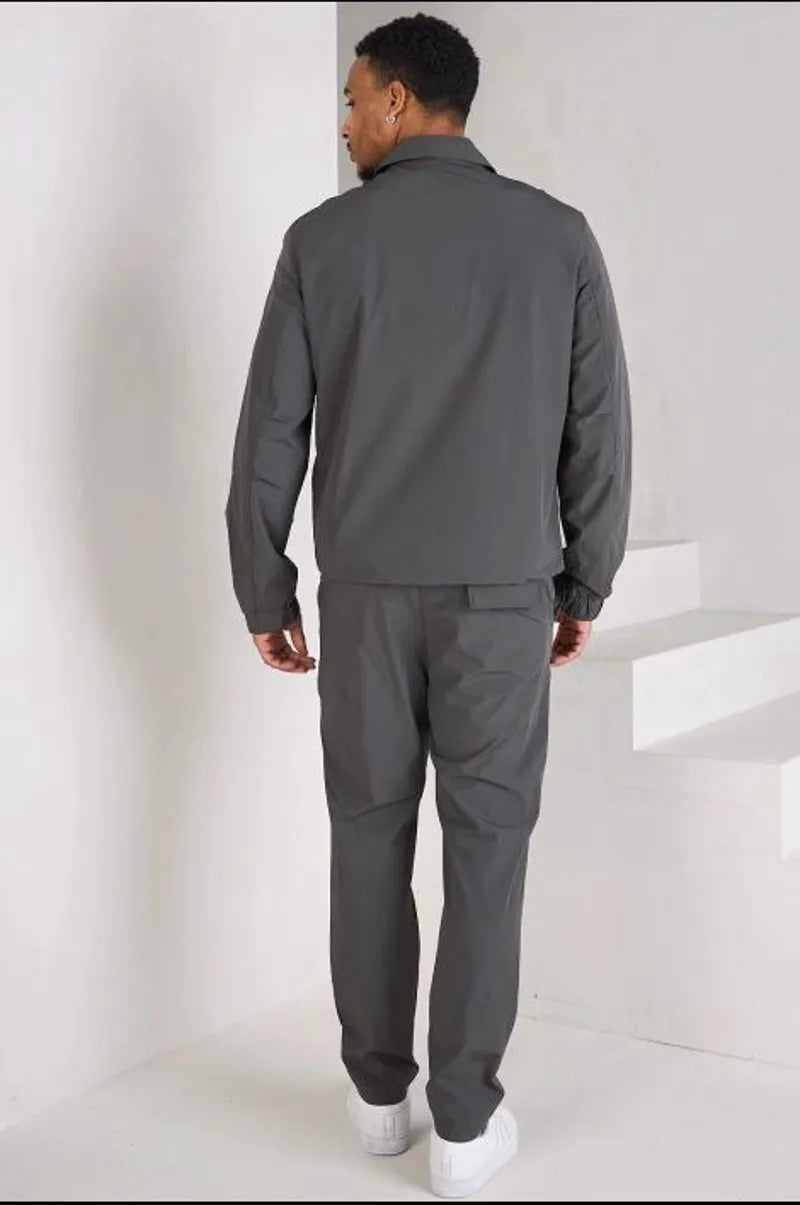 Dark gray two-piece suit: jacket + trousers
