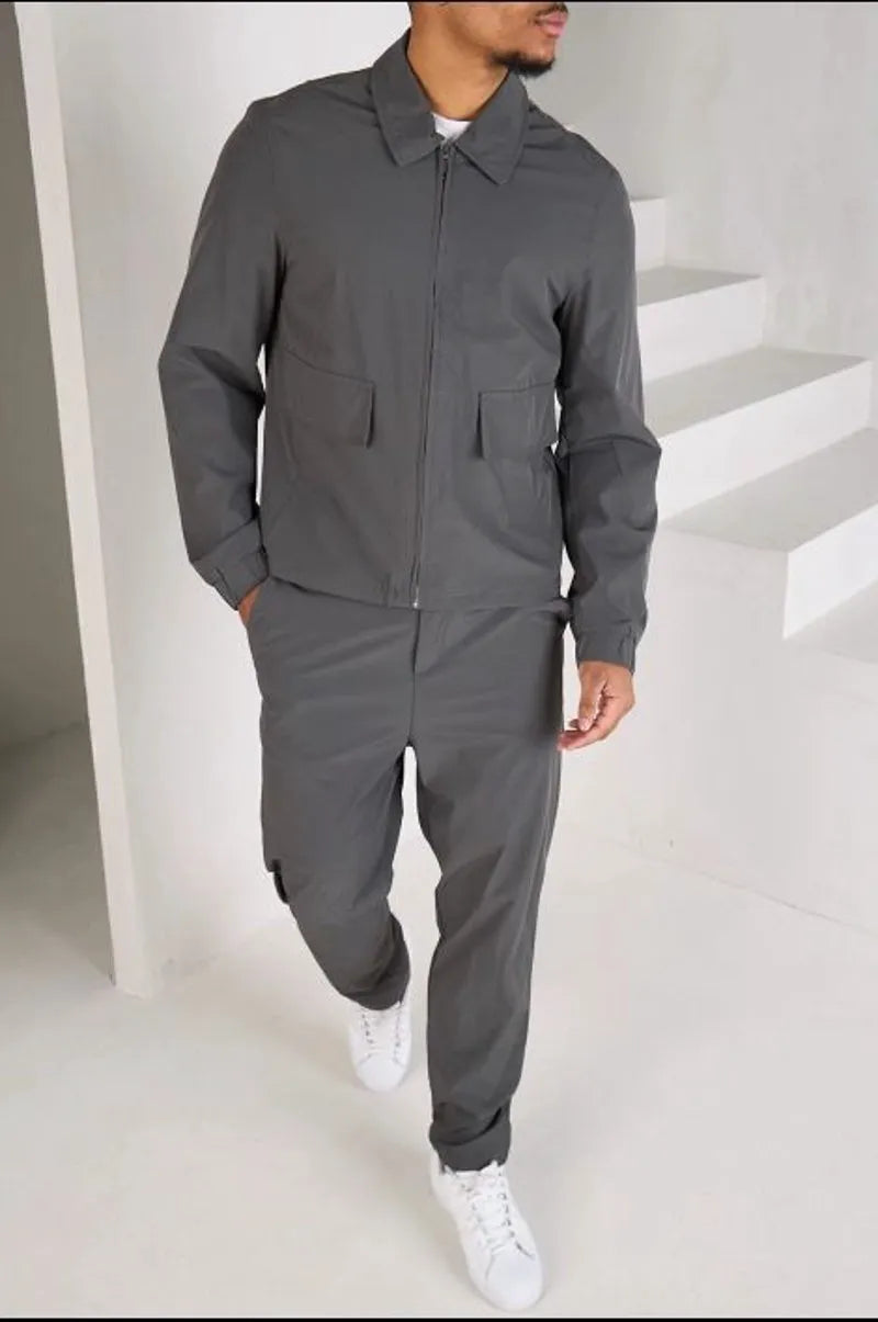 Dark gray two-piece suit: jacket + trousers
