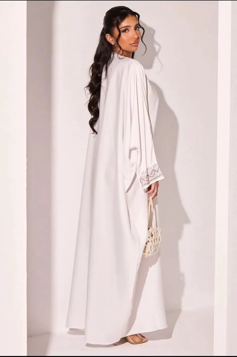 Abaya blanche à strass dorés rectangles
