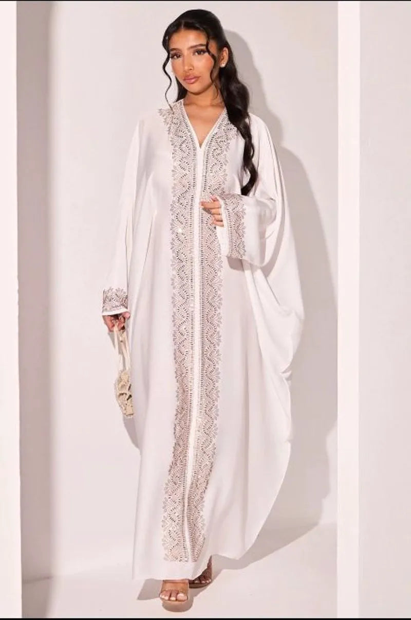 Abaya blanche à strass dorés rectangles