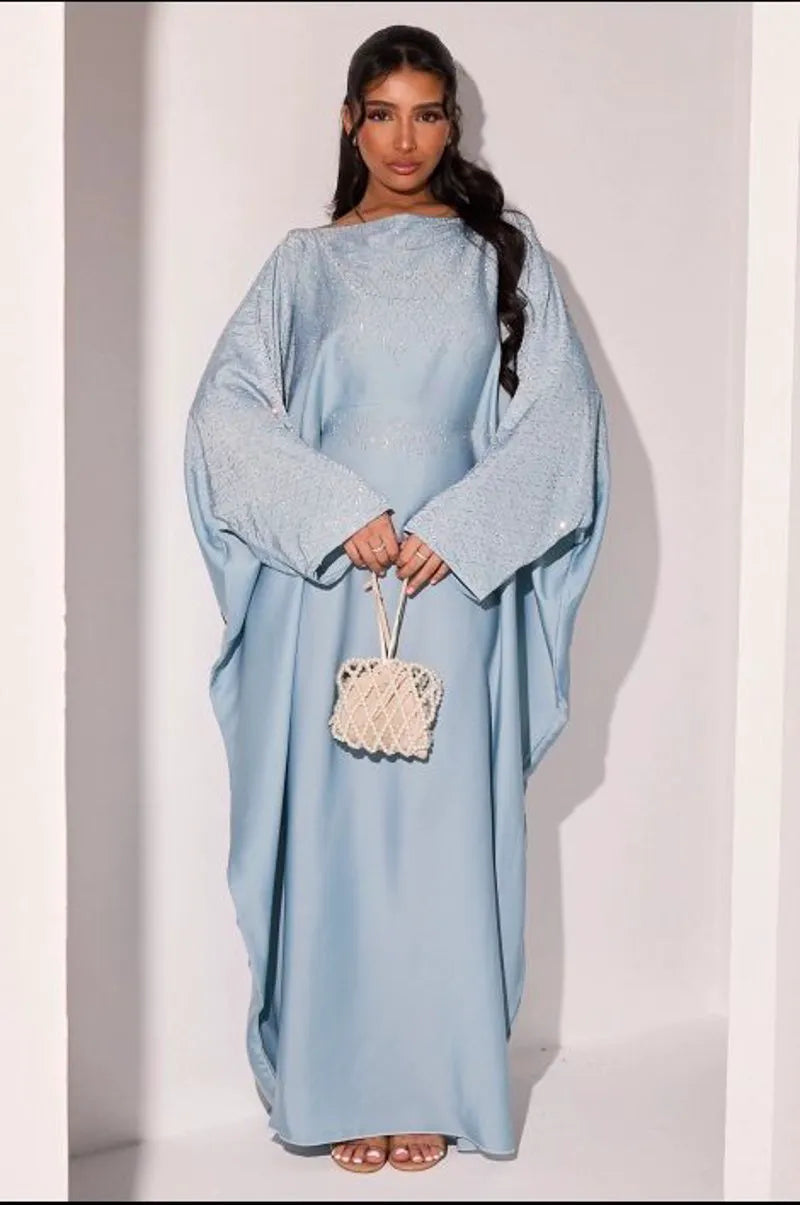 Abaya bleu ciel à strass en vagues argentées