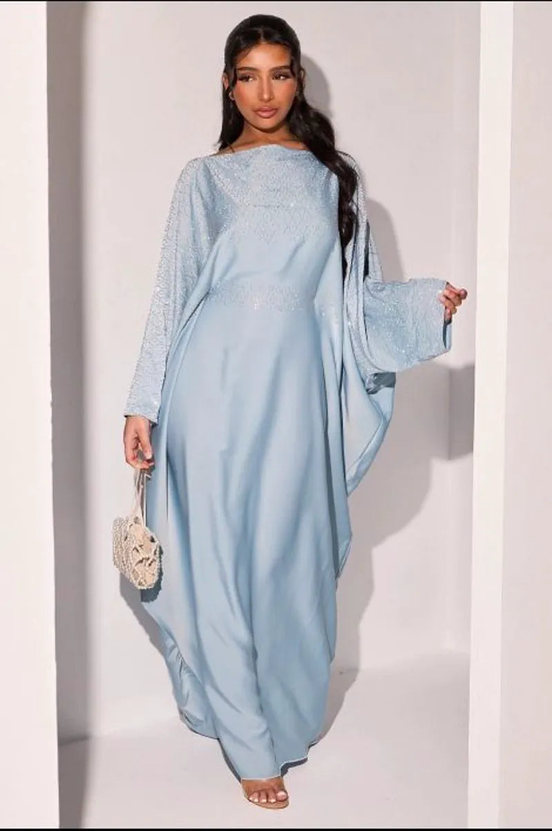 Abaya bleu ciel à strass en vagues argentées