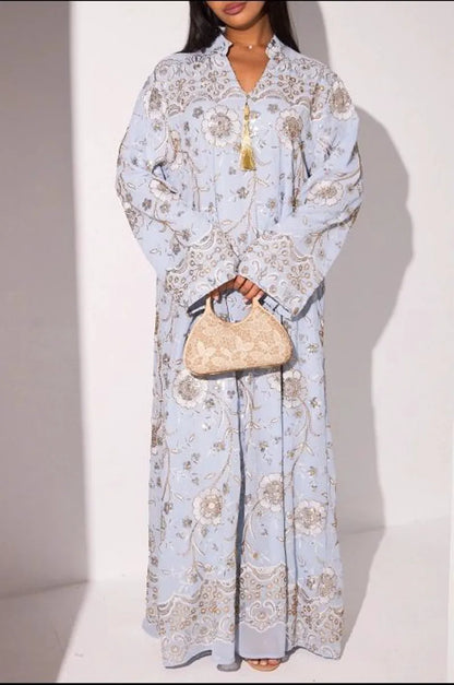 Abaya bleu clair à motifs floraux de perles dorées et sequins argentés