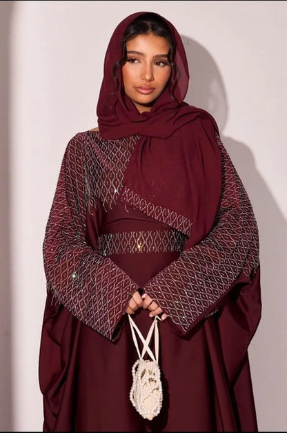 Abaya bordeaux à strass en vagues argentées