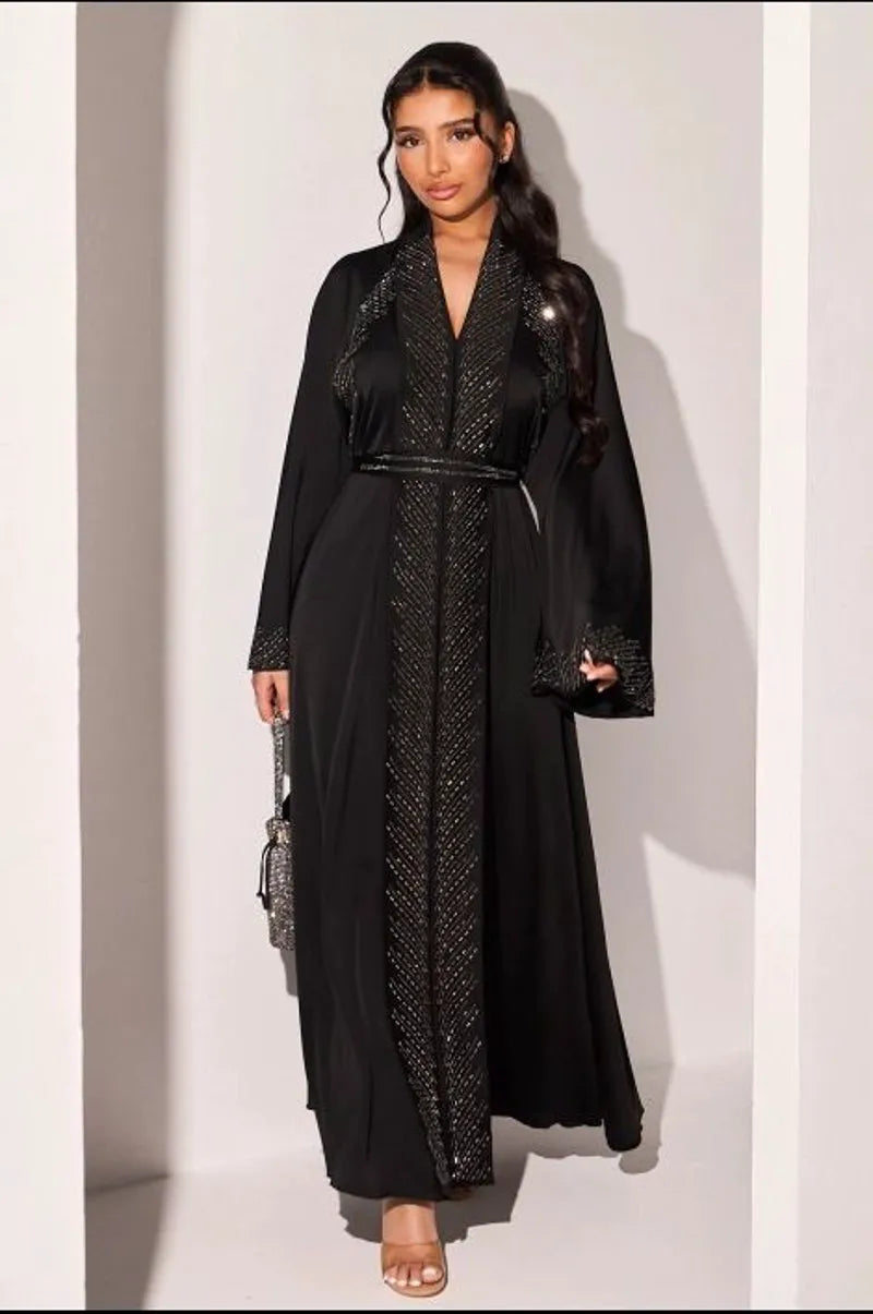 Abaya noire à strass argentés rectangles en bandes
