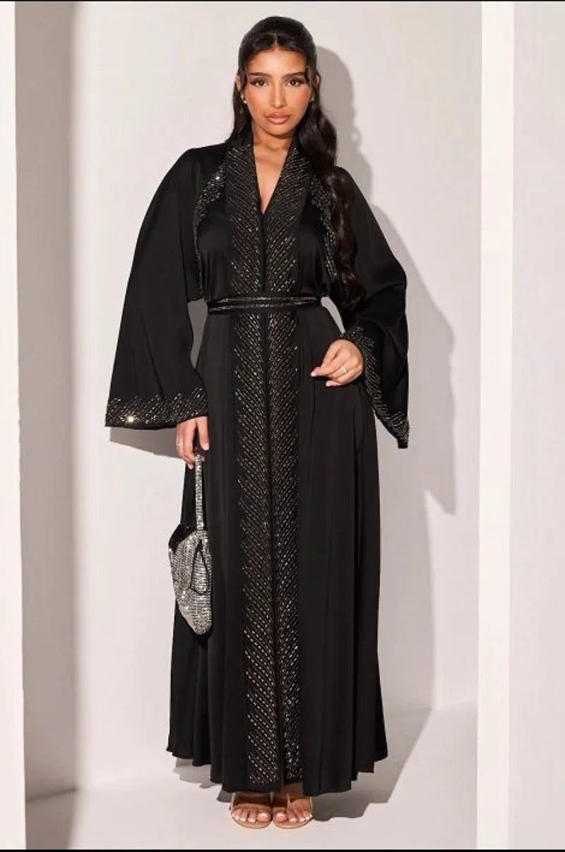 Abaya noire à strass argentés rectangles en bandes