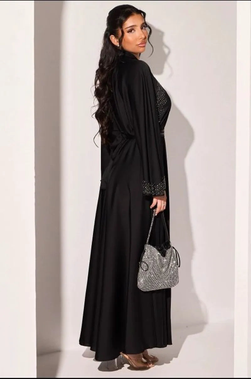 Abaya noire à strass argentés rectangles en bandes
