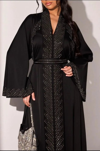 Abaya noire à strass argentés rectangles en bandes