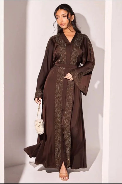 Abaya style kimono marron à strass argentés et dorés + voile