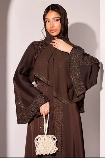 Abaya style kimono marron à strass argentés et dorés + voile