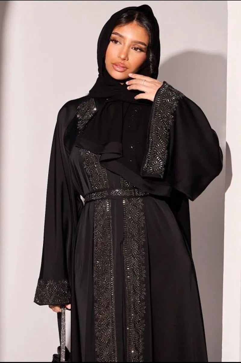 Abaya style kimono noire à strass argentés rectangles
