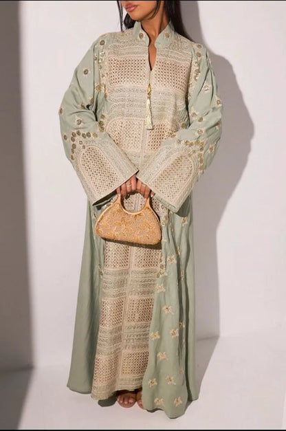 Abaya verte à sequins dorés et broderies