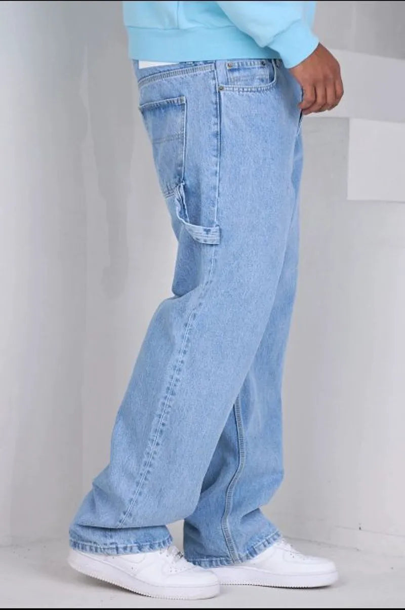 Wide-cut blue jeans
