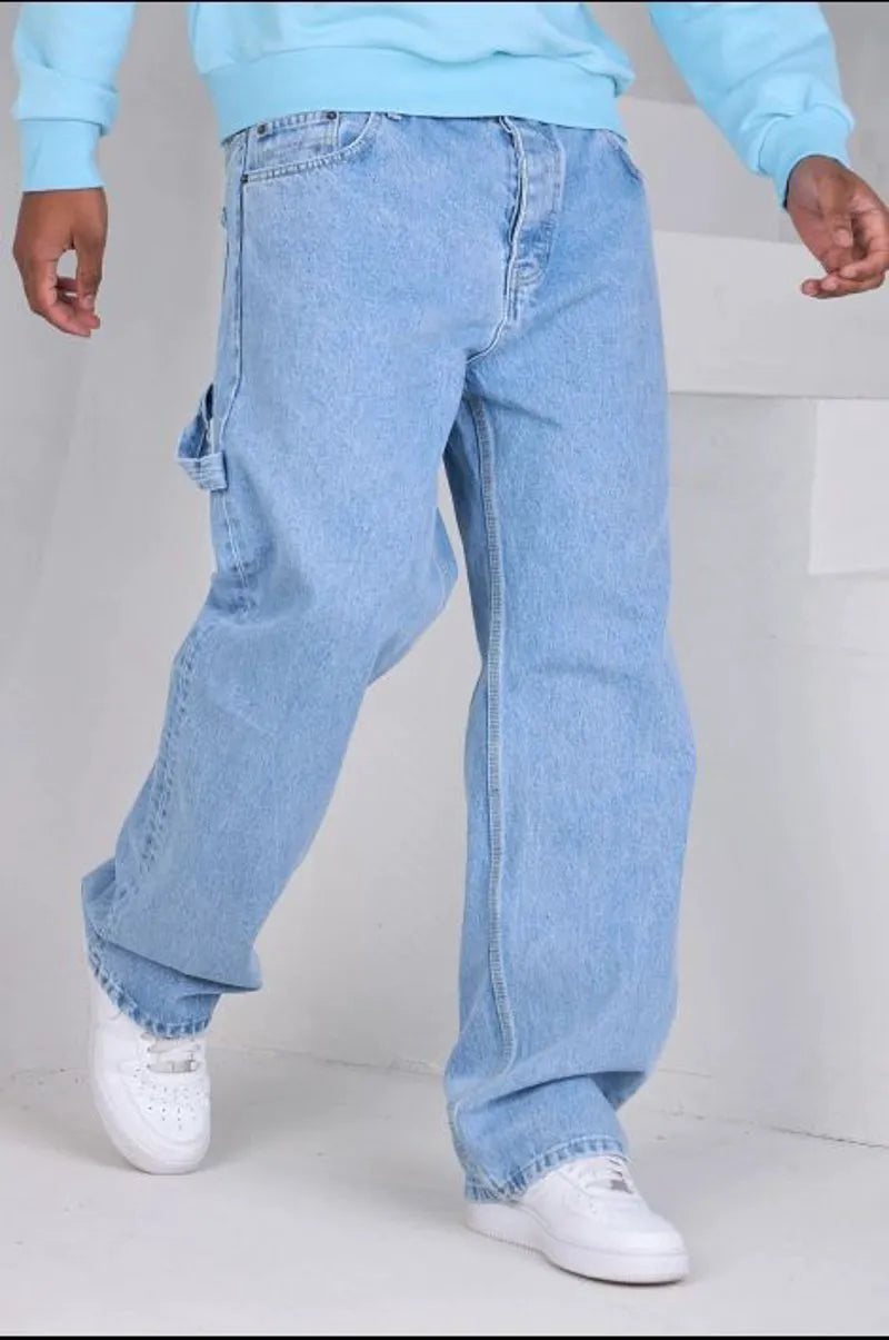 Wide-cut blue jeans