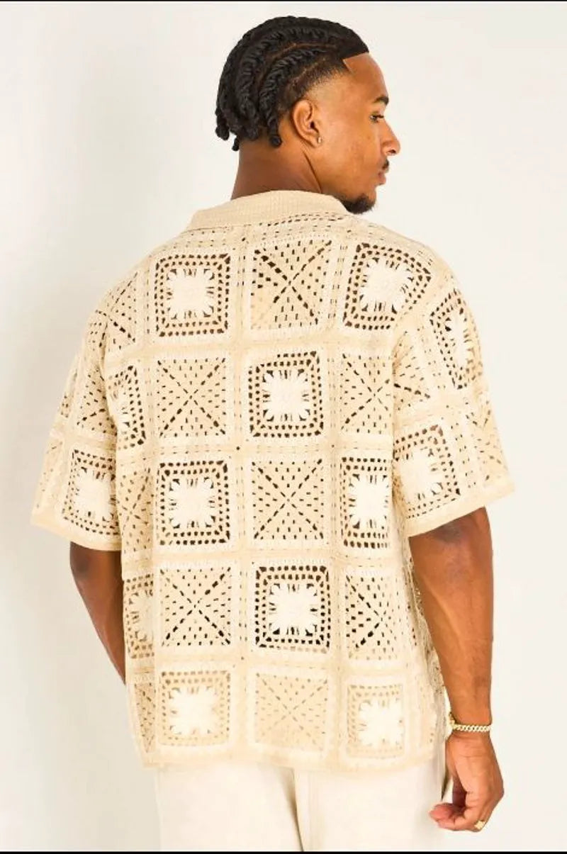 Chemise beige en crochet à motifs géométriques