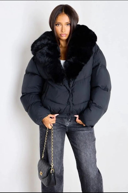 Short black down jacket with detachable faux fur collar