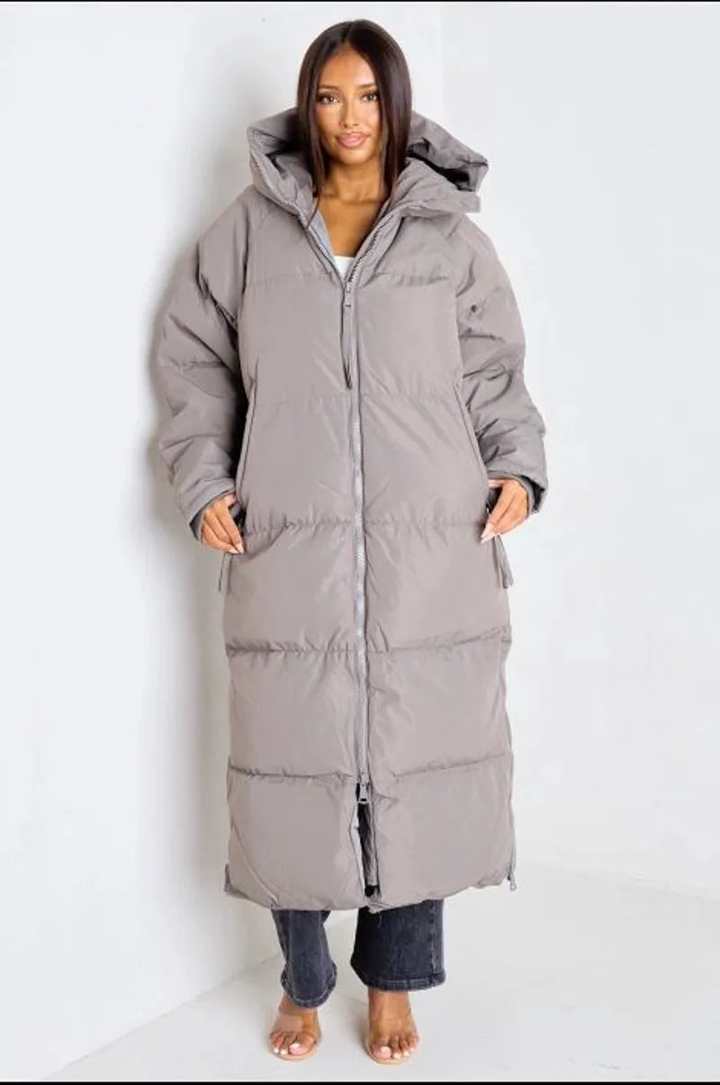 Quilted long grey down coat with double zipper closure