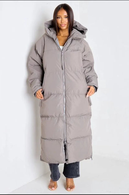 Quilted long grey down coat with double zipper closure