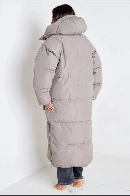 Quilted long grey down coat with double zipper closure