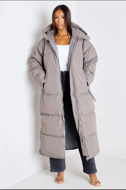 Quilted long grey down coat with double zipper closure