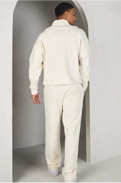 Two-piece ensemble: ecru sweatshirt and joggers