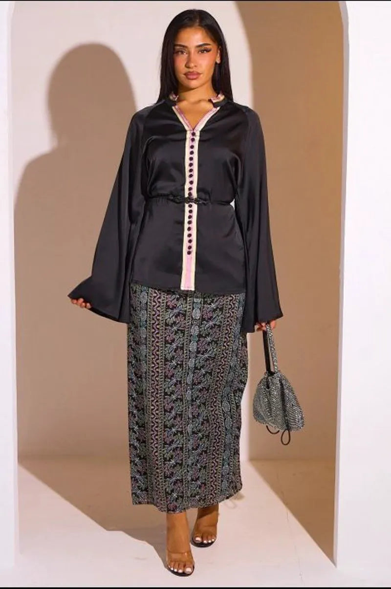 Ensemble 2 pièces : blouse + jupe noir à motifs colorés