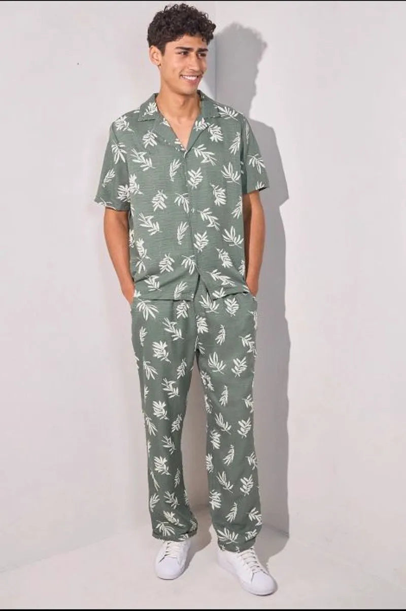 Leaf print two-piece set: green shirt + trousers