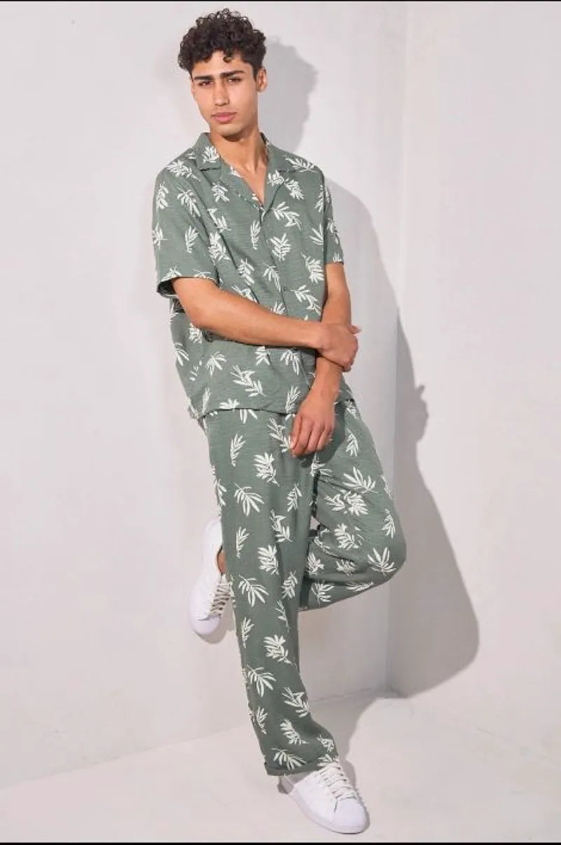 Leaf print two-piece set: green shirt + trousers