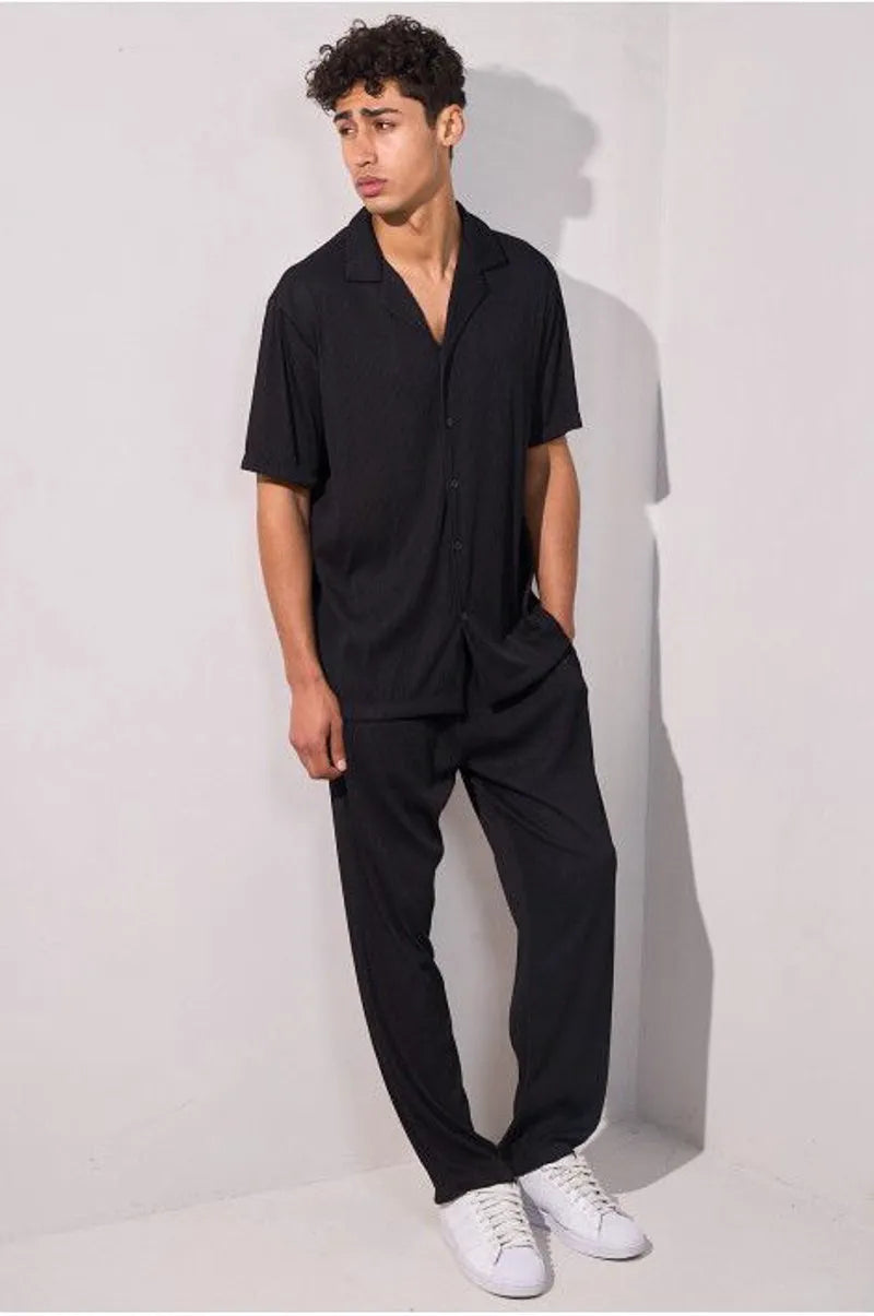 Pleated two-piece set: black shirt + trousers