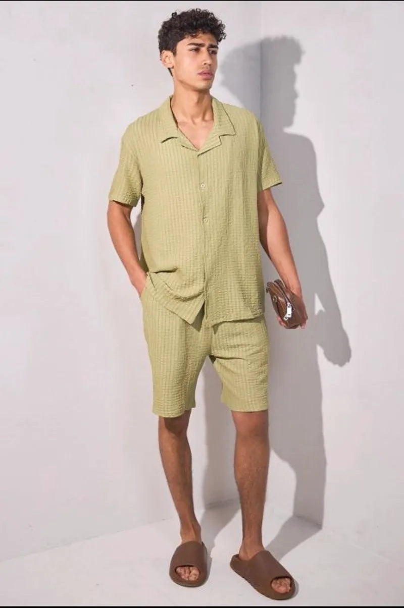 Two-piece green cotton gauze effect ensemble: shirt + shorts