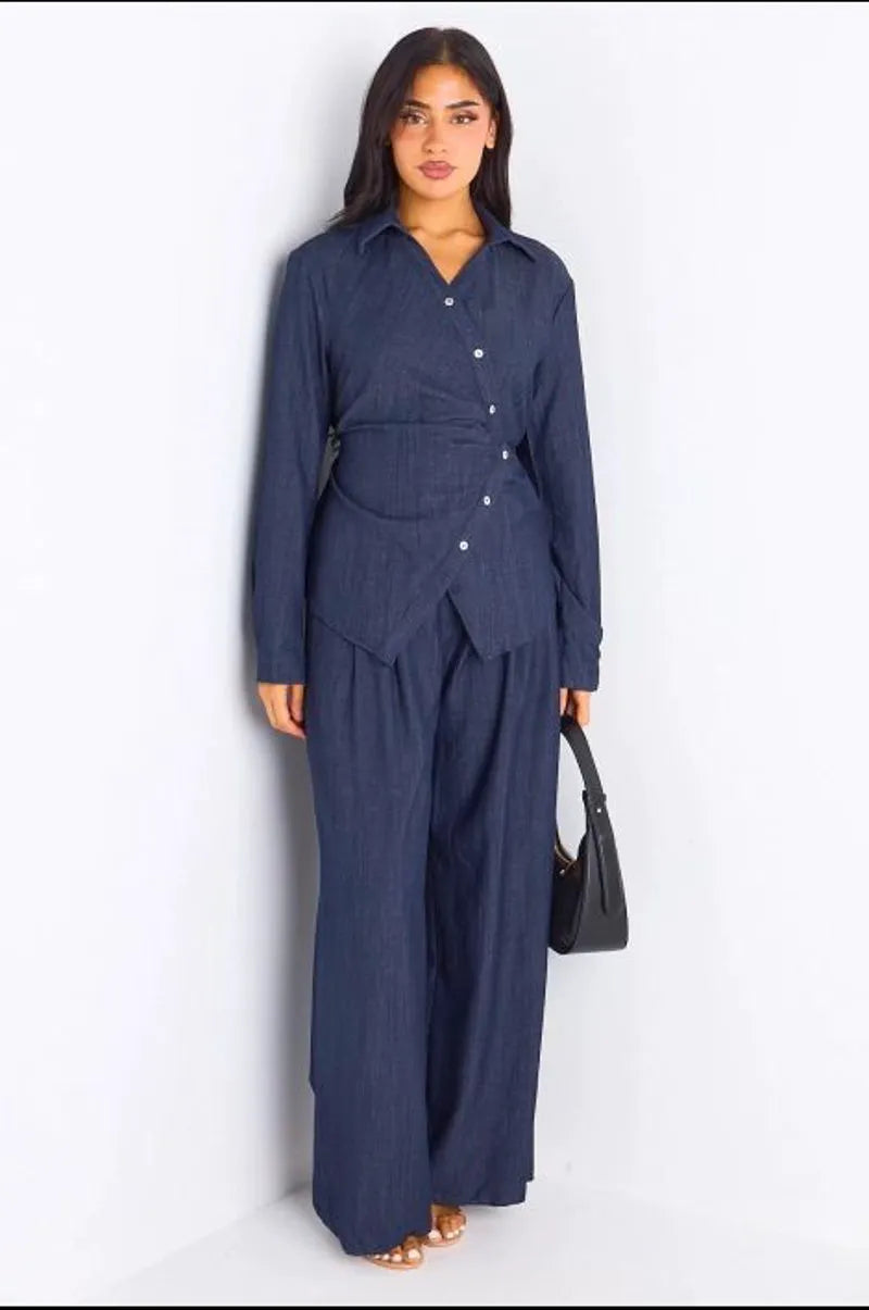 Ensemble deux pièces bleu jean's chemise portefeuille  + pantalon coupe droite effet suédine