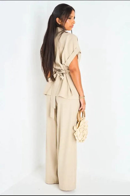 Ensemble deux pièces taupe haut manches courtes + pantalon à coupe droite