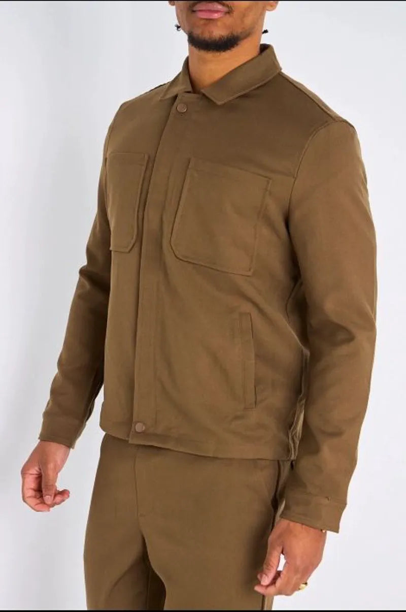Ensemble deux pièces vert kaki veste à col rabat + pantalon coupe droite