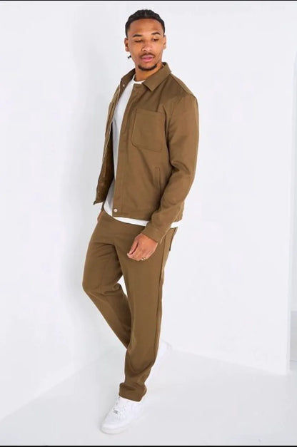 Ensemble deux pièces vert kaki veste à col rabat + pantalon coupe droite