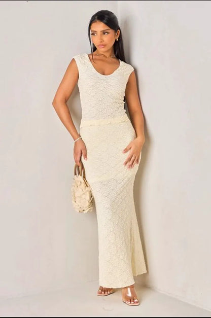 Crinkled cream two-piece set: top + maxi skirt