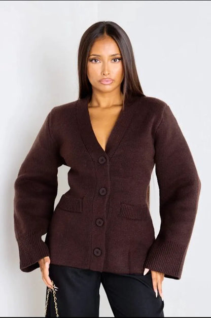 Fitted brown chunky knit vest
