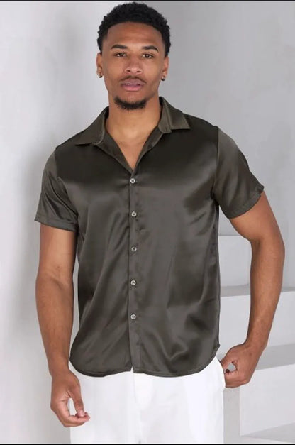 Short-sleeve green satin-effect shirt