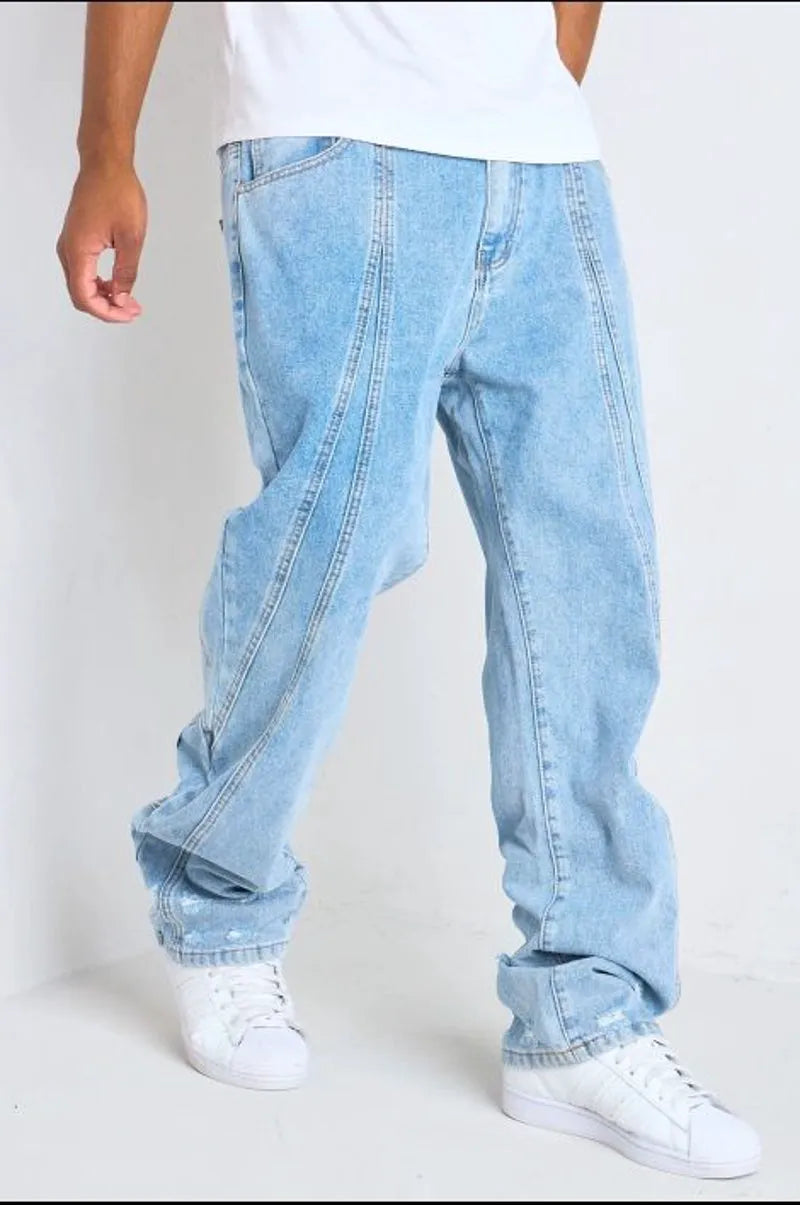 Light blue straight-cut jeans with double stitching and frayed hem