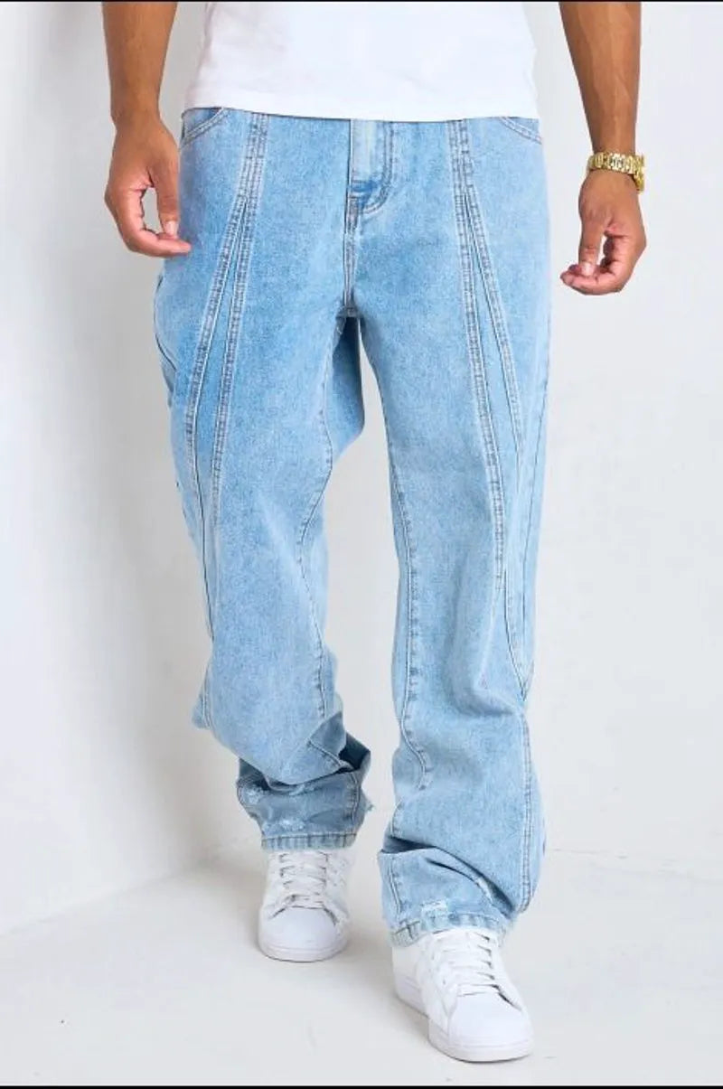 Light blue straight-cut jeans with double stitching and frayed hem