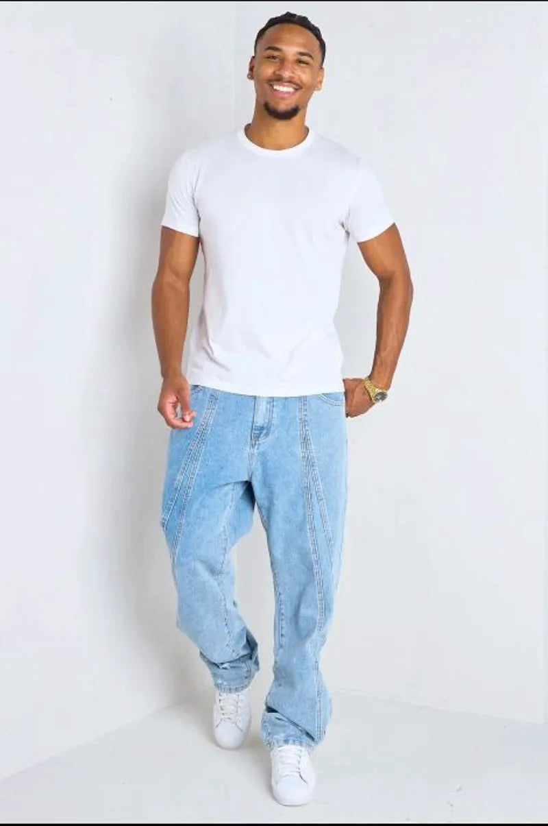 Light blue straight-cut jeans with double stitching and frayed hem