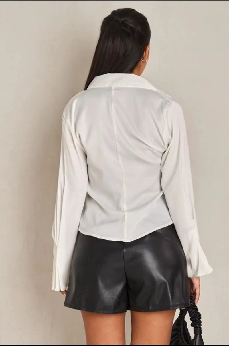 Fitted white shirt