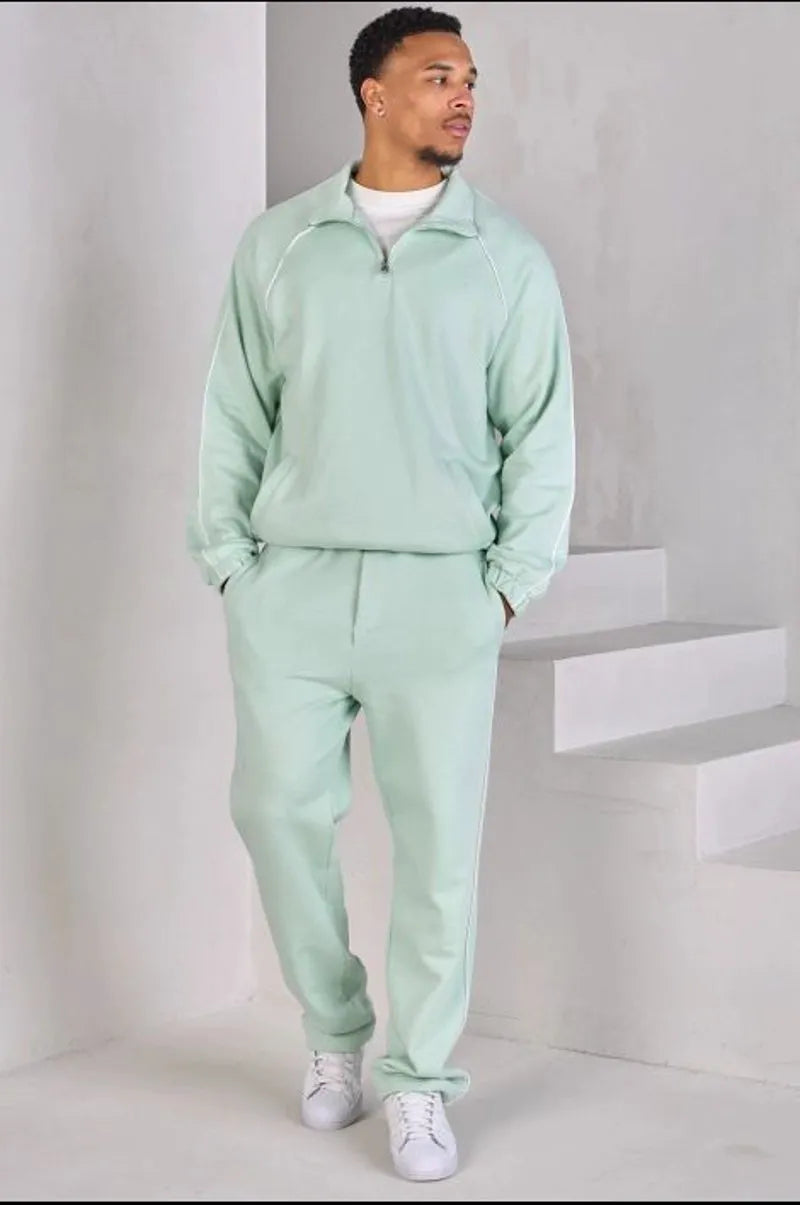 Light green two-piece sweatshirt and jogger set
