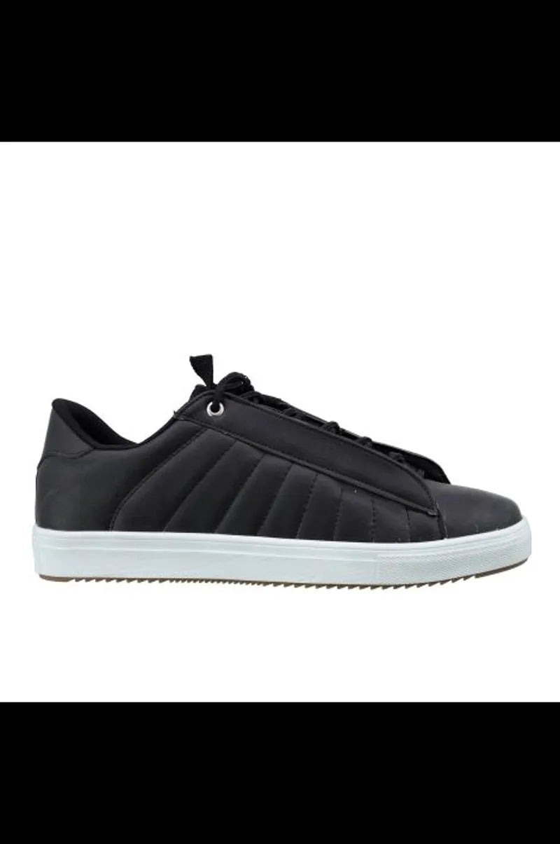 Low-top black sneakers