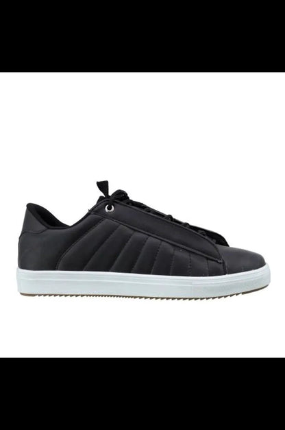 Low-top black sneakers