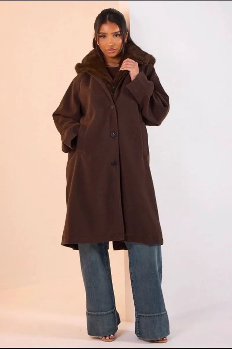 Manteaux long marron à capuche duveteuse