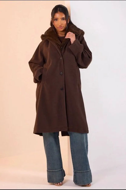 Manteaux long marron à capuche duveteuse