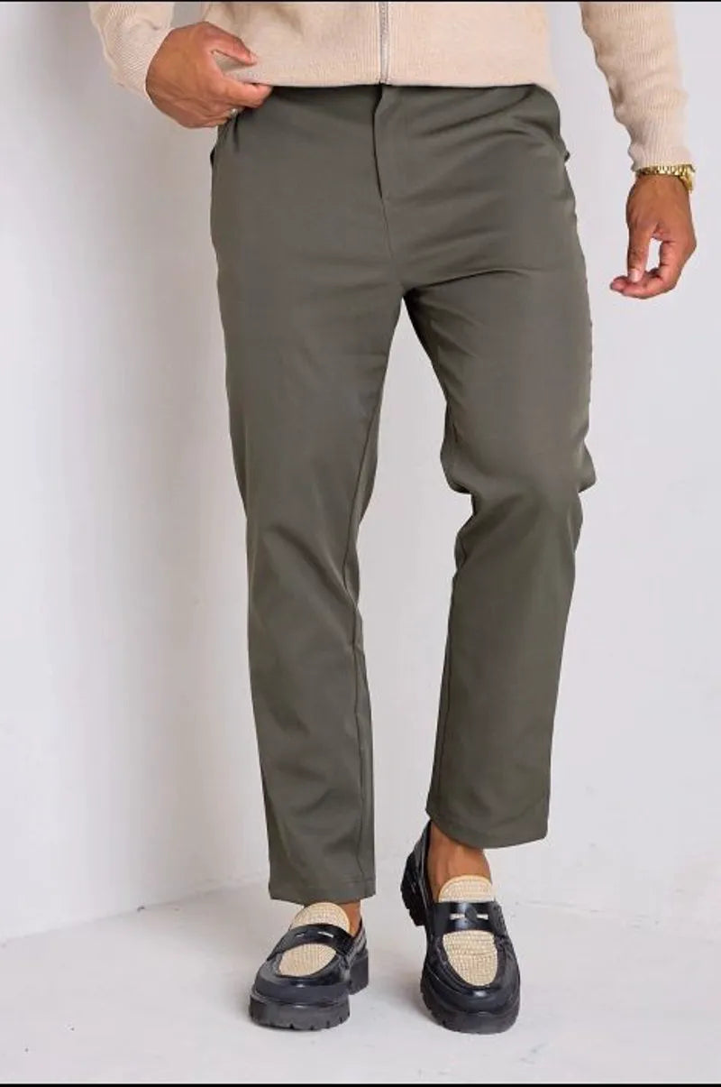 Pleated khaki trousers